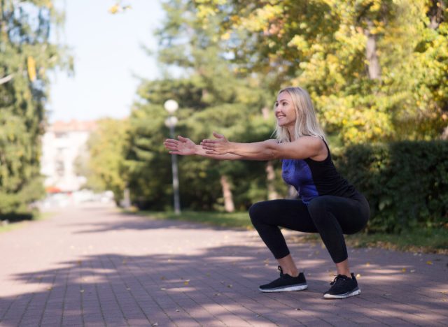 woman's bodyweight squat