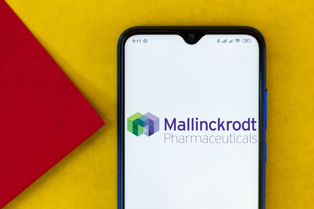 Mallinckrodt was ordered to pay $200 million towards his $1.7 billion settlement over his role in the opioid crisis on Friday. The drugmaker is reportedly seeking to waive penalties for default and has been considering filing for a second bankruptcy.